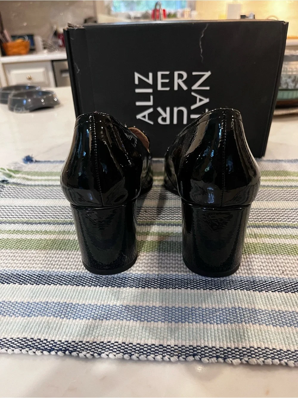 Naturalizer shiny black